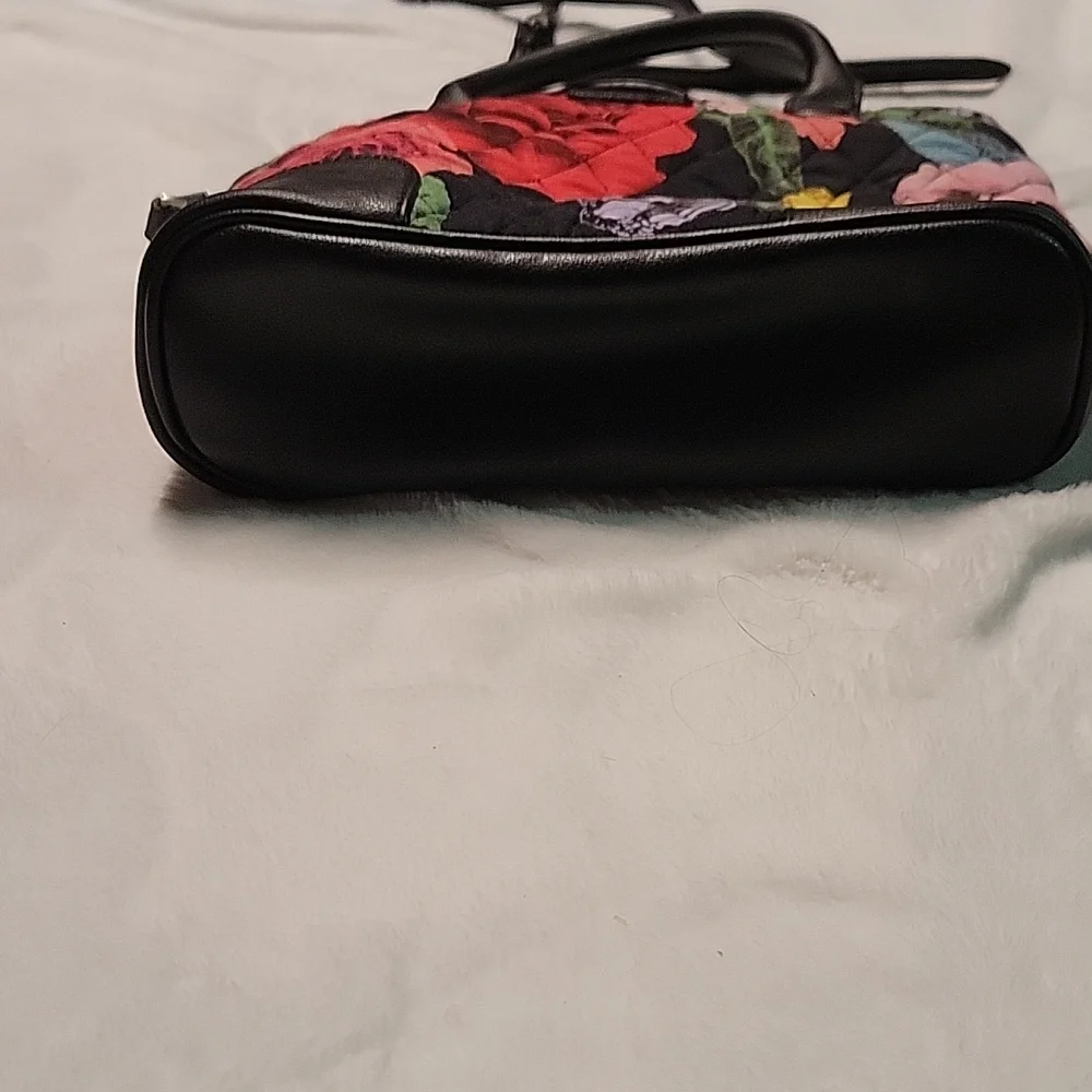Vera Bradley purse! - Picture 4 of 5